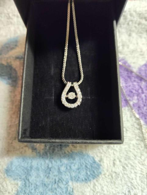 煌めく揺れる輝き!ダンシングストーン風 ホースシューネックレス < 女性ファッション 煌めく揺れる輝き!ダンシングストーン風 ホースシューネックレス < 女性ファッションの