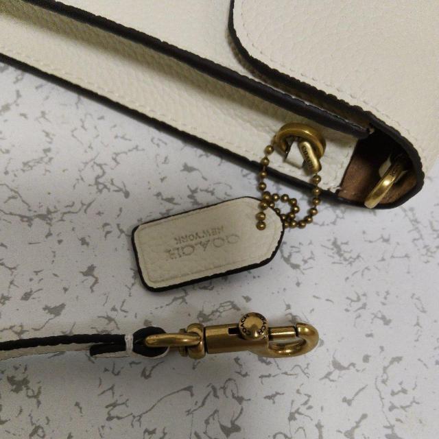 新品 COACH フォーンクロスボディバッグ スマホショルダー 斜めがけOK。 < ブランド 新品 COACH フォーンクロスボディバッグ スマホショルダー 斜めがけOK。 < ブランドの