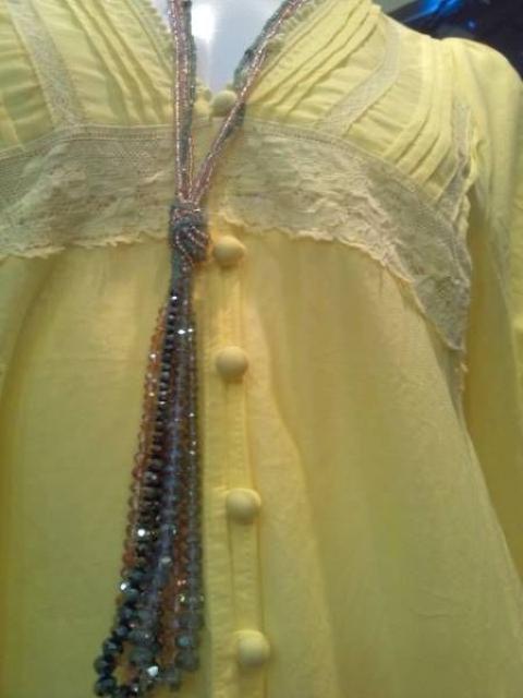 黄色ブラウス七分袖裾イレギュラー国産可愛い格好いいM7〜9号 < 女性ファッション  黄色ブラウス七分袖裾イレギュラー国産可愛い格好いいM7〜9号 < 女性ファッションの