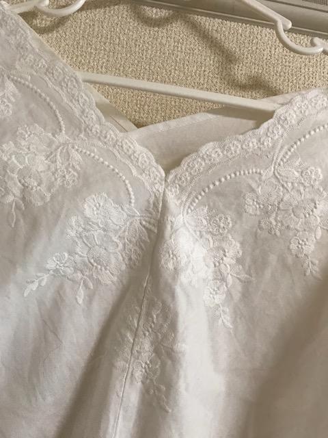 長袖.獅子入りVネックウエストゴム.袖.裾.フレア綿トップス < 女性ファッション  長袖.獅子入りVネックウエストゴム.袖.裾.フレア綿トップス < 女性ファッションの