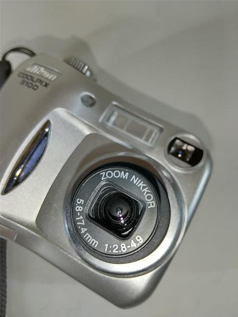 Nikon coolpix 3100  Ɠd/AV 