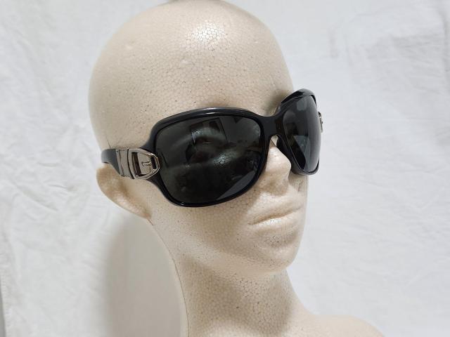 正規レア グッチ ベルトバックル装飾 サングラス 黒 メタルコンビアート ラグジュアリーアイウェア アイコンロゴ 男女兼用 付属有 < ブランド  正規レア グッチ ベルトバックル装飾 サングラス 黒 メタルコンビアート ラグジュアリーアイウェア アイコンロゴ 男女兼用 付属有 < ブランドの