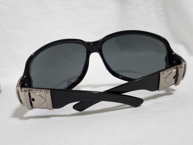 正規レア グッチ ベルトバックル装飾 サングラス 黒 メタルコンビアート ラグジュアリーアイウェア アイコンロゴ 男女兼用 付属有 < ブランド  正規レア グッチ ベルトバックル装飾 サングラス 黒 メタルコンビアート ラグジュアリーアイウェア アイコンロゴ 男女兼用 付属有 < ブランドの