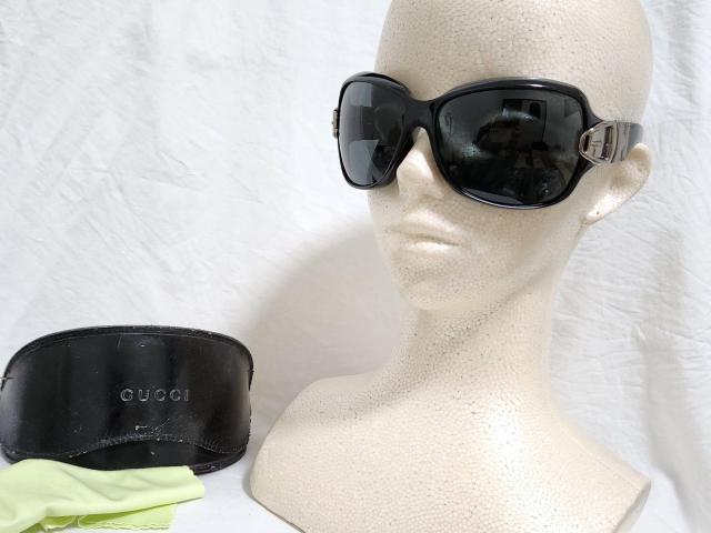 正規レア グッチ ベルトバックル装飾 サングラス 黒 メタルコンビアート ラグジュアリーアイウェア アイコンロゴ 男女兼用 付属有 < ブランド  正規レア グッチ ベルトバックル装飾 サングラス 黒 メタルコンビアート ラグジュアリーアイウェア アイコンロゴ 男女兼用 付属有 < ブランドの