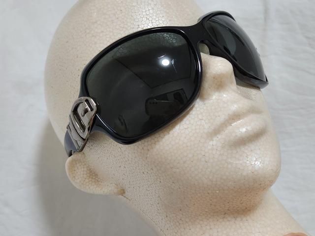 正規レア グッチ ベルトバックル装飾 サングラス 黒 メタルコンビアート ラグジュアリーアイウェア アイコンロゴ 男女兼用 付属有 < ブランド  正規レア グッチ ベルトバックル装飾 サングラス 黒 メタルコンビアート ラグジュアリーアイウェア アイコンロゴ 男女兼用 付属有 < ブランドの