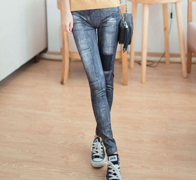 リペアデニム風 レギンス パンツ かぎ裂き ジーンズレギパン  ブラック < 女性ファッション  リペアデニム風 レギンス パンツ かぎ裂き ジーンズレギパン  ブラック < 女性ファッションの