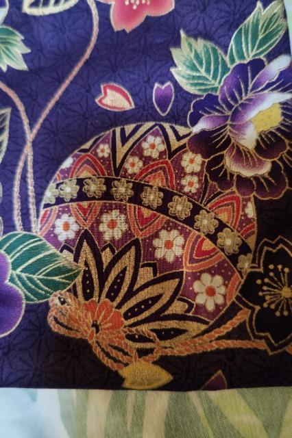 ★処分品★新品濃紫麻葉×牡丹金彩花束大マリ和柄ナナメ掛巾着袋 < キッズ/ベビー  ★処分品★新品濃紫麻葉×牡丹金彩花束大マリ和柄ナナメ掛巾着袋 < キッズ/ベビーの