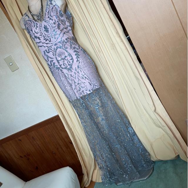 キラキラ シルバードレスロング丈 < 女性ファッション  キラキラ シルバードレスロング丈  < 女性ファッションの