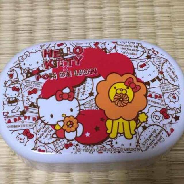 ミスド×ハローキティ・二段式ランチボックス < ホビー ミスド×ハローキティ・二段式ランチボックス < ホビーの