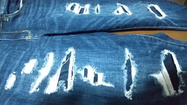 AMERICAN EAGLEのダメージジーンズ★ウエスト平置38cm < ブランド  AMERICAN EAGLEのダメージジーンズ★ウエスト平置38cm < ブランドの