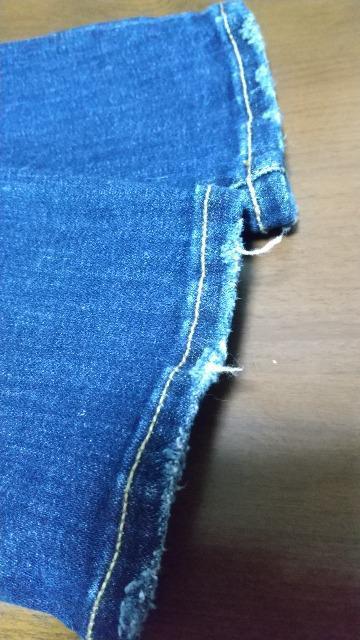 AMERICAN EAGLEのダメージジーンズ★ウエスト平置38cm < ブランド  AMERICAN EAGLEのダメージジーンズ★ウエスト平置38cm < ブランドの