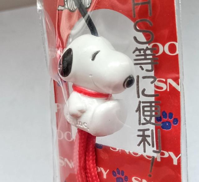 スヌーピー ストラップ 赤色紐 < アニメ/コミック/キャラクター  スヌーピー ストラップ 赤色紐  < アニメ/コミック/キャラクターの