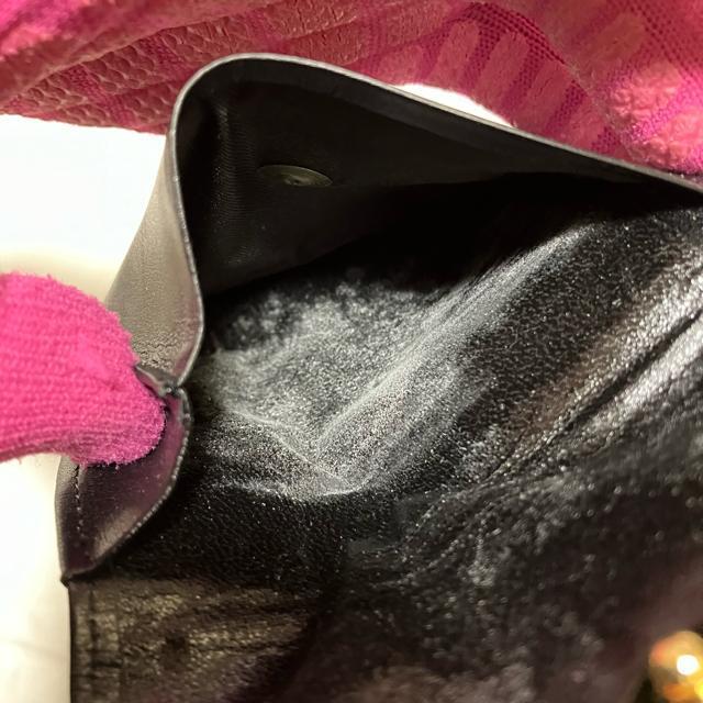 【アンティーク】 【Guy Laroche / ギラロッシュ】 二つ折り財布 黒 < 女性ファッション 【アンティーク】 【Guy Laroche / ギラロッシュ】 二つ折り財布 黒 < 女性ファッションの