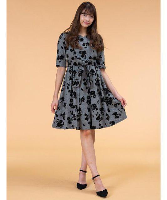 新品☆パターンフィオナ*ハートネックフロッキープリントワンピ フォーマルシーンにも < ブランド  新品☆パターンフィオナ*ハートネックフロッキープリントワンピ フォーマルシーンにも  < ブランドの