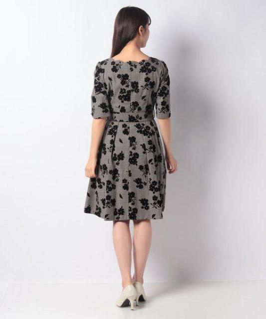 新品☆パターンフィオナ*ハートネックフロッキープリントワンピ フォーマルシーンにも < ブランド  新品☆パターンフィオナ*ハートネックフロッキープリントワンピ フォーマルシーンにも < ブランドの