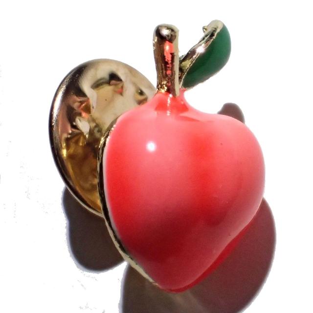 桃 ピーチ ピンバッジ バッジ ピンズ ピンブローチ ブローチ ラペルピン < 女性アクセサリー/時計 桃 ピーチ ピンバッジ バッジ ピンズ ピンブローチ ブローチ ラペルピン < 女性アクセサリー/時計の