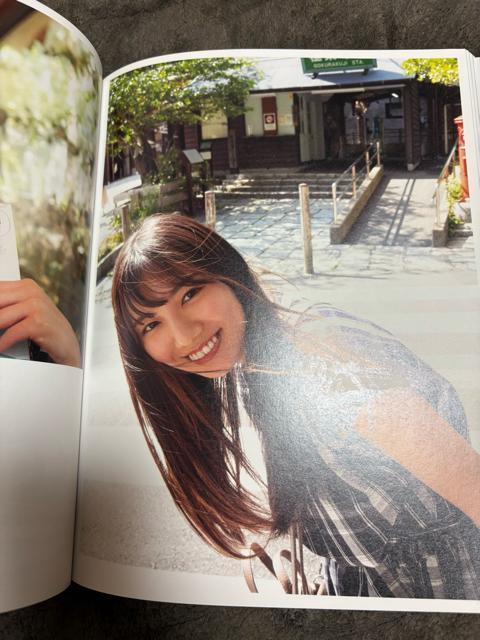 タンス整理品 おまとめOK 中古品 送料込み 元日向坂46 河田陽菜さん写真集ポストカード付き < タレントグッズ  タンス整理品 おまとめOK 中古品 送料込み 元日向坂46 河田陽菜さん写真集ポストカード付き < タレントグッズの