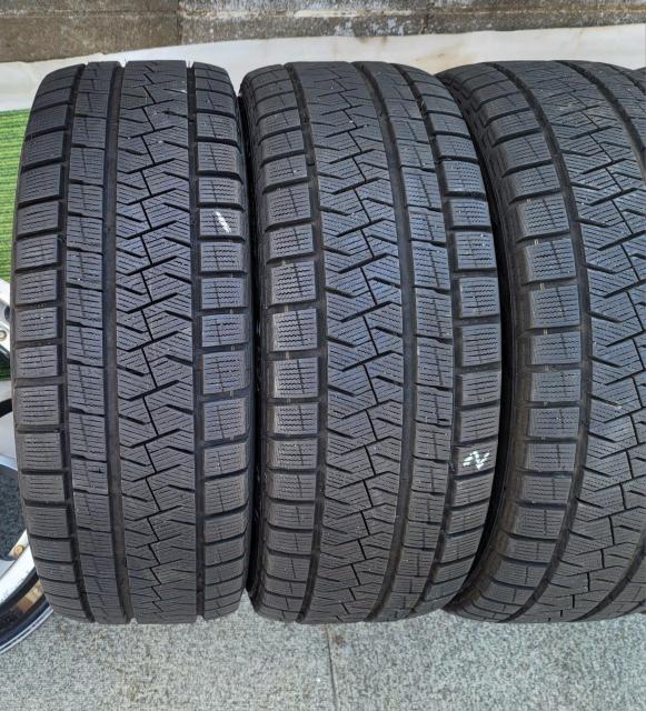 トヨタ 30 プリウス純正 Sツーリング 17インチ7J+50 100/5Hスタッドレスタイヤ付き4本セットPIRELLI ICE < 自動車/バイク トヨタ 30 プリウス純正 Sツーリング 17インチ7J+50 100/5Hスタッドレスタイヤ付き4本セットPIRELLI ICE < 自動車/バイク
