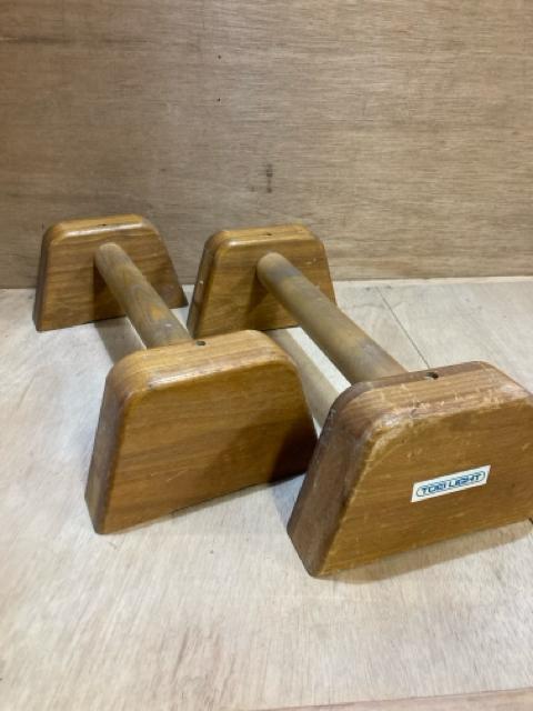 TOEI LIGHT 木製 倒立台 倒立練習台 プッシュアップバー < ヘルス/ビューティー TOEI LIGHT 木製 倒立台 倒立練習台 プッシュアップバー < ヘルス/ビューティーの