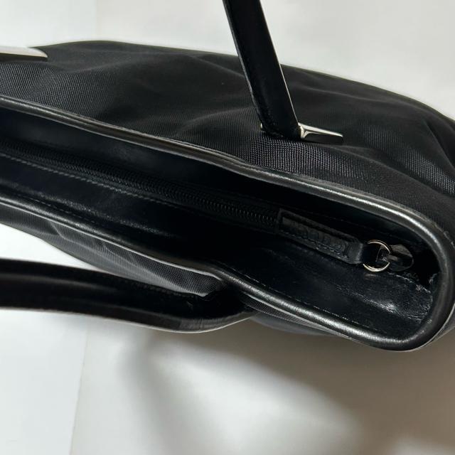 GUCCI グッチ キャンバス レザー トートバッグ ハンドバッグ ブラック シルバー金具 B5 収納 かばん < ブランド GUCCI グッチ キャンバス レザー トートバッグ ハンドバッグ ブラック シルバー金具 B5 収納 かばん < ブランドの