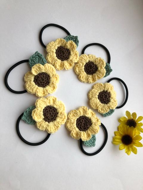 ハンドメイド ヘアゴム ひまわりいっぱい♪♪♪ ナチュラル < 女性ファッション  ハンドメイド ヘアゴム ひまわりいっぱい♪♪♪ ナチュラル < 女性ファッションの