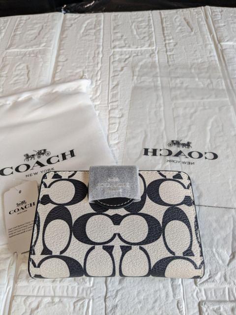 COACH��܂���z�@�V�O�l�`���[���� 