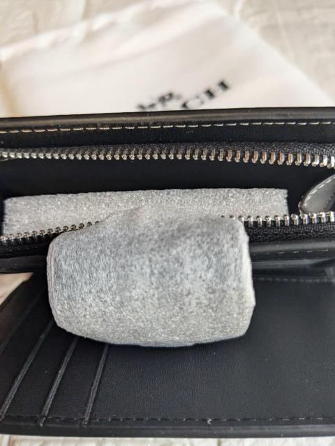 COACH��܂���z�@�V�O�l�`���[����