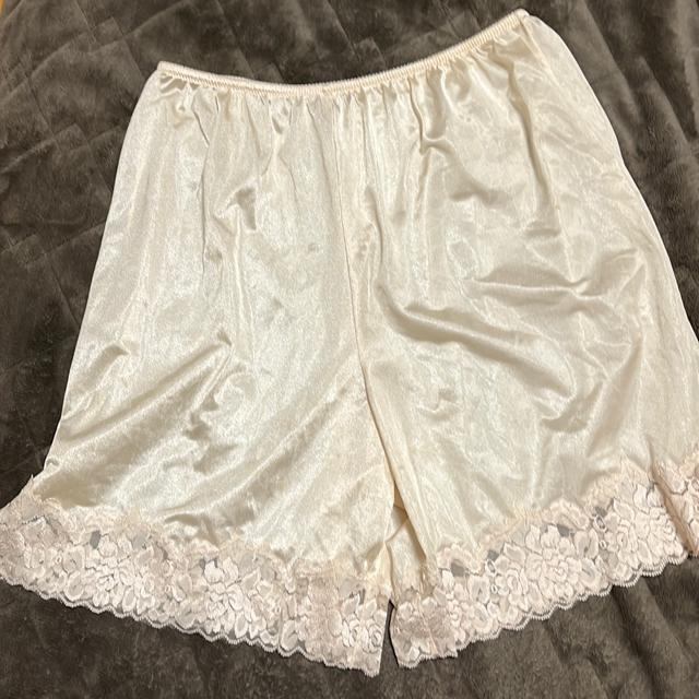 タンス整理品 衣類 おまとめOK ホームクリーニング済み おっきめサイズ ペチパンツ 5L ゴールド ◎◎ < 女性ファッション  タンス整理品 衣類 おまとめOK ホームクリーニング済み おっきめサイズ ペチパンツ 5L ゴールド ◎◎  < 女性ファッションの