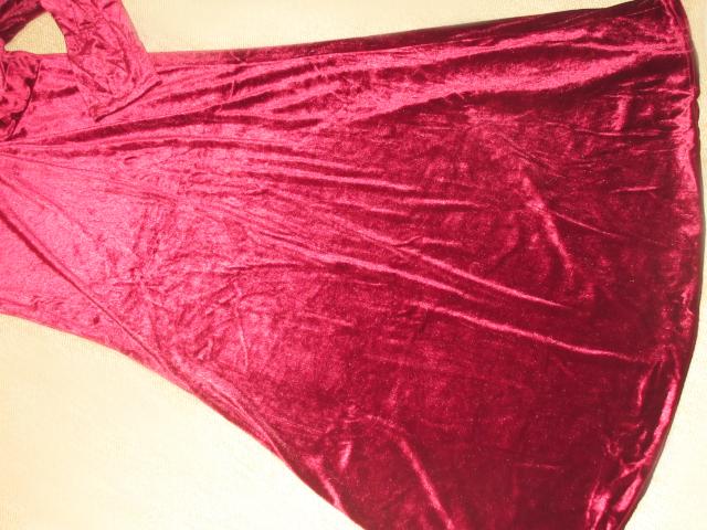 未使用☆上品*大人魅せ*ロング丈ベロアワンピース(ワイン) < 女性ファッション  未使用☆上品*大人魅せ*ロング丈ベロアワンピース(ワイン) < 女性ファッションの