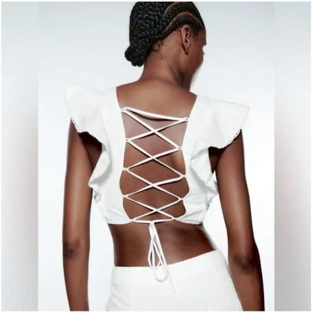 ◆ZARA/ザラ◆袖フリルクロップドトップス★ホワイトM*秋コーデ♪美品 < ブランド ◆ZARA/ザラ◆袖フリルクロップドトップス★ホワイトM*秋コーデ♪美品 < ブランドの