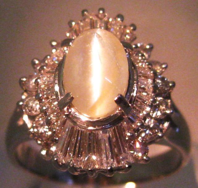 極美品Pt900プラチナリング キャッツアイ3.56ctダイヤ2.08ct#18 < 女性アクセサリー/時計 極美品Pt900プラチナリング キャッツアイ3.56ctダイヤ2.08ct#18 < 女性アクセサリー/時計の