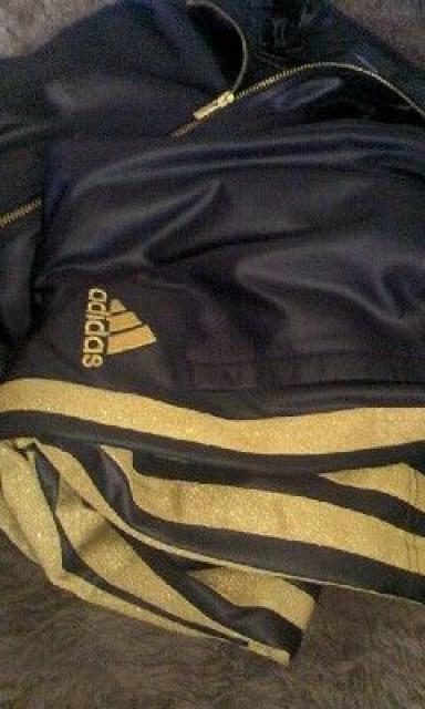 �����ҏ�������adidas���U-���W��-�W�㉺�Z�b�g���Ȃ肨���ł�(*^^*)