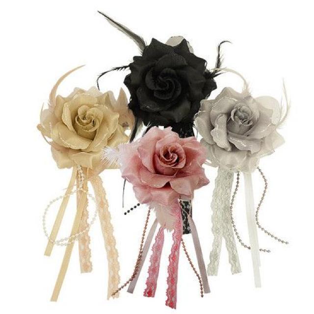 ラメメッシュ 羽根フェザー付レース コサージュ ブラック★新品 < 女性アクセサリー/時計 ラメメッシュ 羽根フェザー付レース コサージュ ブラック★新品 < 女性アクセサリー/時計の