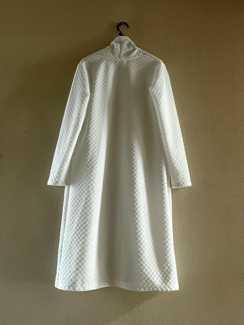 【春夏秋】PAS DE DUEX◆ホワイト◆エンボス◆ノーカラーロングカーディガン < 女性ファッション  【春夏秋】PAS DE DUEX◆ホワイト◆エンボス◆ノーカラーロングカーディガン < 女性ファッションの