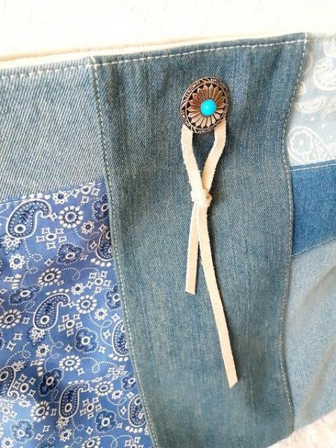 デニムパッチワーク ペイズリー ボーダー ウォッシュ加工 コンチョボタン クラッチバッグ ポーチ < 女性ファッション  デニムパッチワーク ペイズリー ボーダー ウォッシュ加工 コンチョボタン クラッチバッグ ポーチ < 女性ファッションの