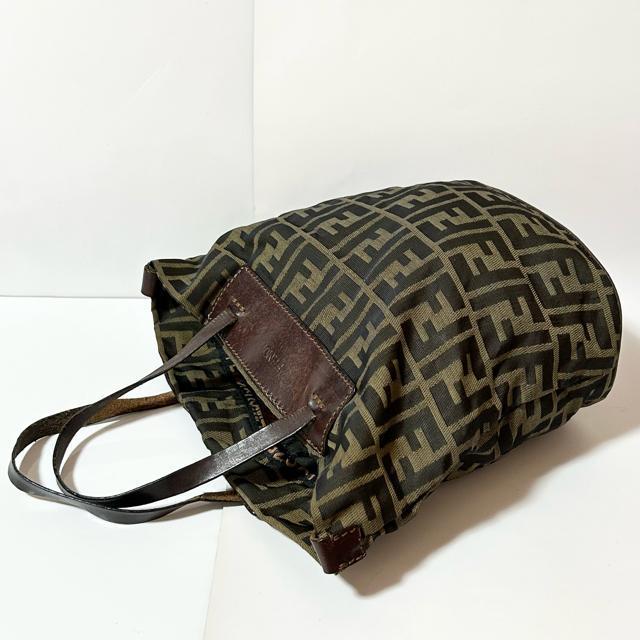 FENDI �Y�b�J �L�����o�X ���U�[ �g�[�g�o�b�O  �n���h�o�b�O �u���E�� �� �u�����h�� 