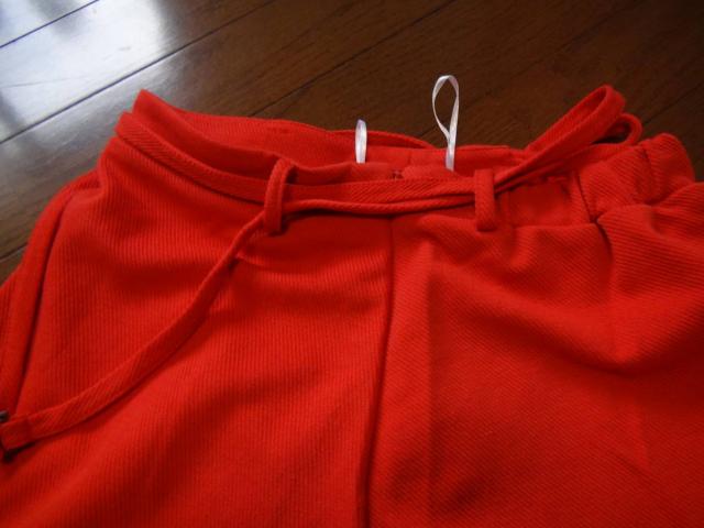 ワールドの赤のスカート新品タグ付き!。2 < 女性ファッション ワールドの赤のスカート新品タグ付き!。2 < 女性ファッションの