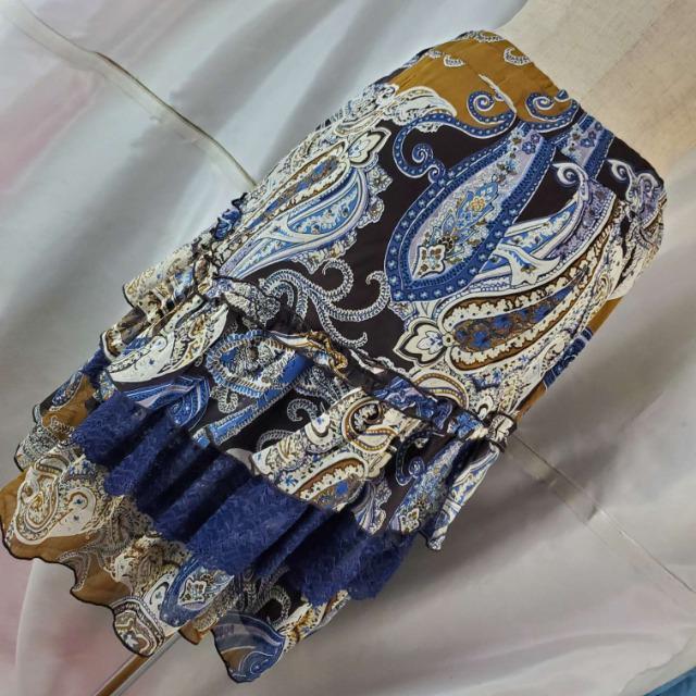 込み★359★定価¥12.000★Arte Soie★段使いフリルスカート★9号★ < 女性ファッション  込み★359★定価¥12.000★Arte Soie★段使いフリルスカート★9号★ < 女性ファッションの