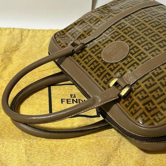 FENDI �t�F���f�B �Y�b�L�[�m �R�[�e�B���O�L�����o�X ���U�[ �n���h�o�b�O �u���E�� �S�[���h����
