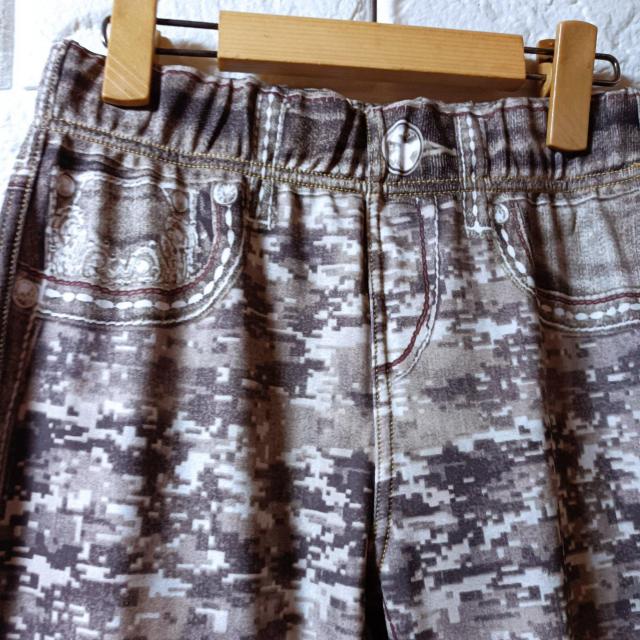 新品タグ付★前後柄違い変わり種転写プリレギパン < 女性ファッション  新品タグ付★前後柄違い変わり種転写プリレギパン < 女性ファッションの