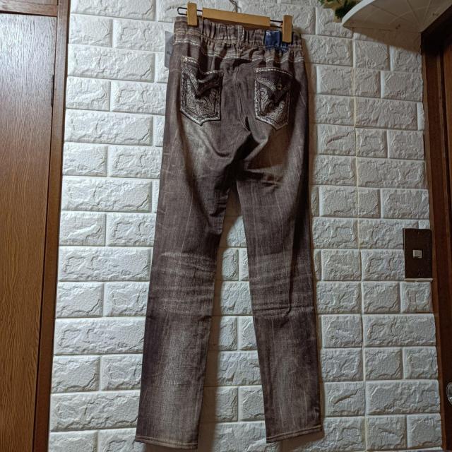 新品タグ付★前後柄違い変わり種転写プリレギパン < 女性ファッション  新品タグ付★前後柄違い変わり種転写プリレギパン < 女性ファッションの