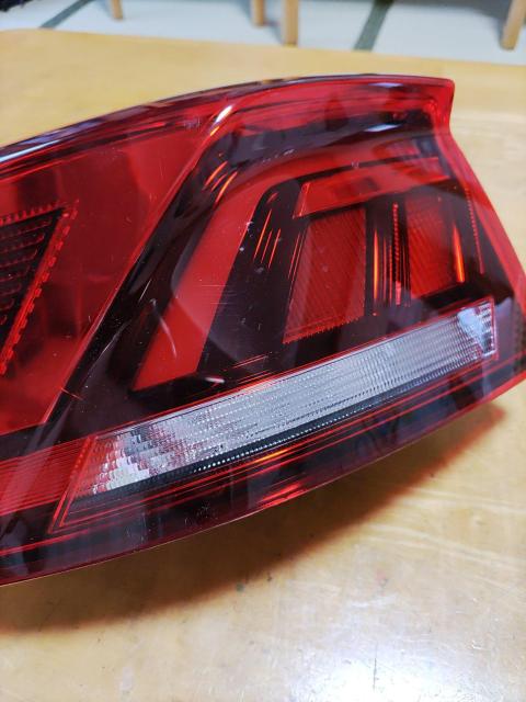 ※フォルクスワーゲン「Tロック」純正左テールランプ < 自動車/バイク ※フォルクスワーゲン「Tロック」純正左テールランプ < 自動車/バイク