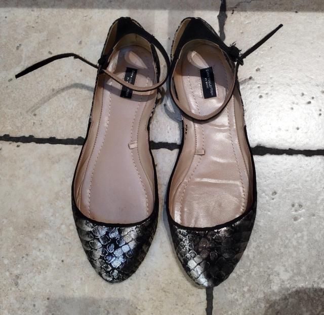 ZARA 黒×シルバー ウロコ柄 アンクルストラップパンプス ぺたんこ 24cm < 女性ファッション  ZARA 黒×シルバー ウロコ柄 アンクルストラップパンプス ぺたんこ 24cm < 女性ファッションの