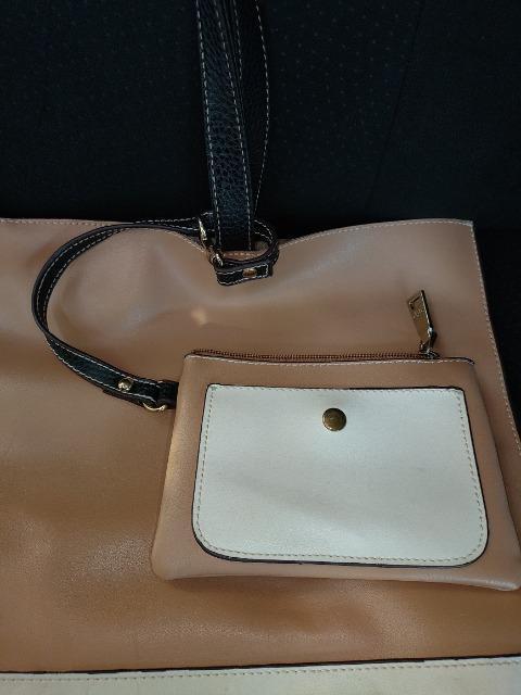 グッシオ GUSCIO ハンドバック トートバッグ ポーチ付き < 女性ファッション グッシオ GUSCIO ハンドバック トートバッグ ポーチ付き < 女性ファッションの