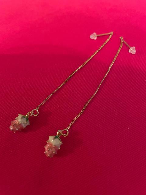 可愛い!ピンクのイチゴのロングピアス < 女性アクセサリー/時計  可愛い!ピンクのイチゴのロングピアス  < 女性アクセサリー/時計の