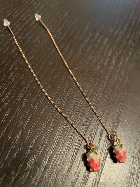 可愛い!ピンクのイチゴのロングピアス < 女性アクセサリー/時計  可愛い!ピンクのイチゴのロングピアス < 女性アクセサリー/時計の