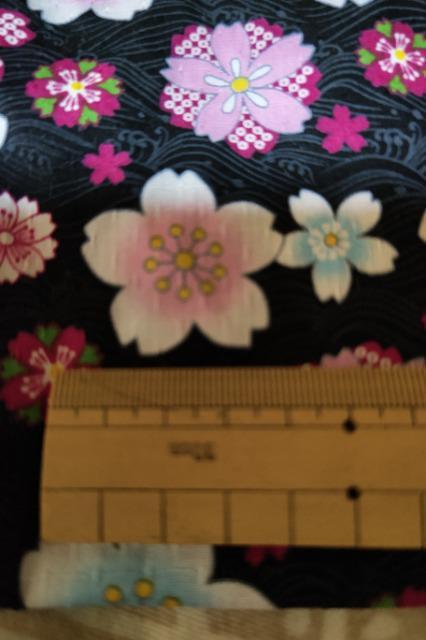 ★処分品★新柄=黒×波に桜和柄ナナメ掛巾着袋 < キッズ/ベビー  ★処分品★新柄=黒×波に桜和柄ナナメ掛巾着袋 < キッズ/ベビーの