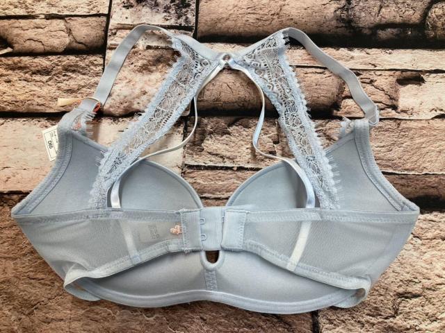 送料無料!大人気ブランド!【トリンプ】ノンワイヤーお洒落な無地レース使いブラジャー(画像から)1個 < 女性ファッション 送料無料!大人気ブランド!【トリンプ】ノンワイヤーお洒落な無地レース使いブラジャー(画像から)1個 < 女性ファッションの