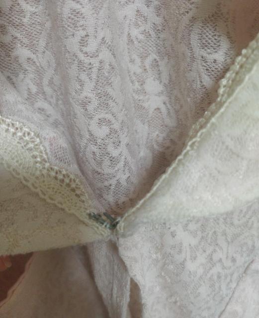 ベージュ レース カーディガン 羽織りもの < 女性ファッション  ベージュ レース カーディガン 羽織りもの < 女性ファッションの