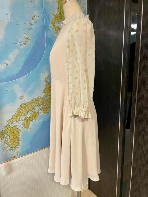 MINIMUM クリーム色 Aラインドレス 長袖 美品 < ブランド  MINIMUM クリーム色 Aラインドレス 長袖 美品 < ブランドの